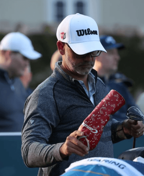 Paul Waring Using Caddy Club Retro Headcovers!